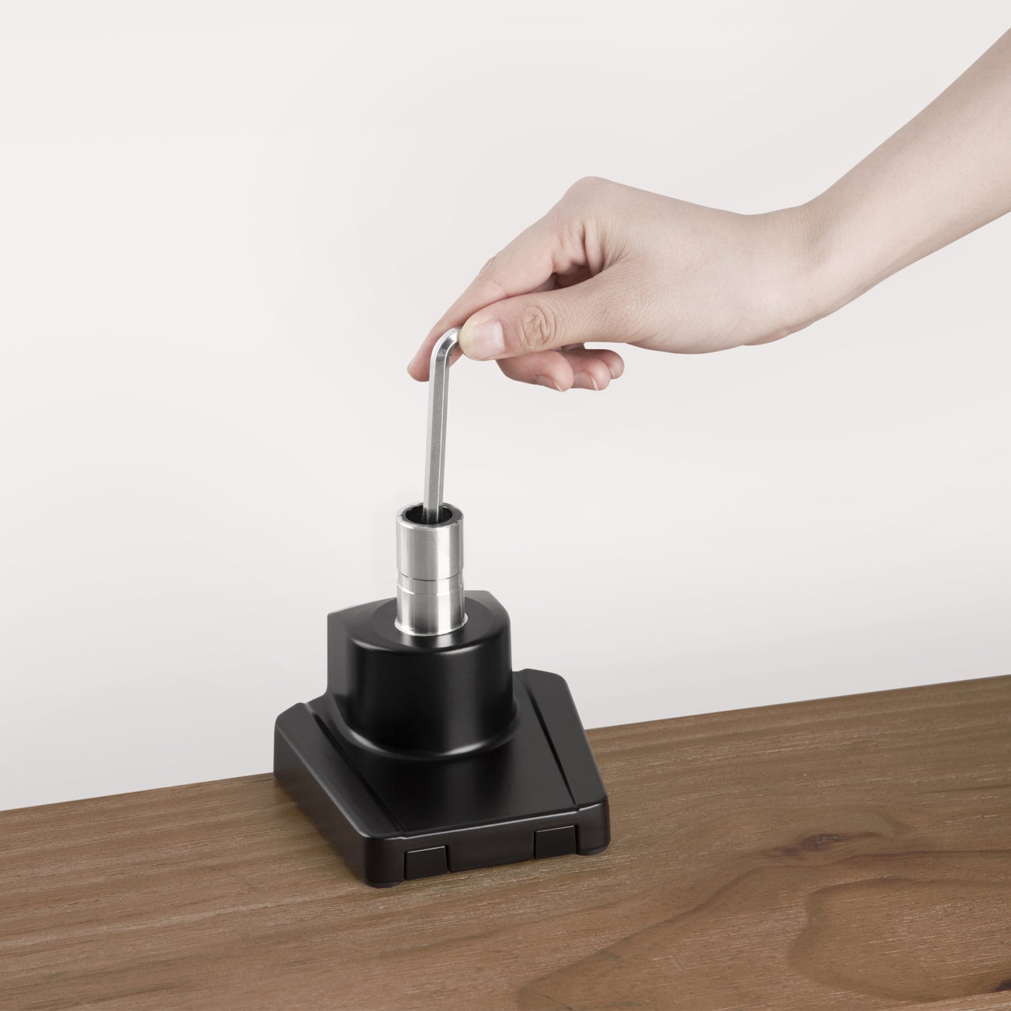 Supporto da scrivania Full Motion per 1 monitor 13"-32" Regolabili in Altezza Girevoli Rotanti Inclinabili