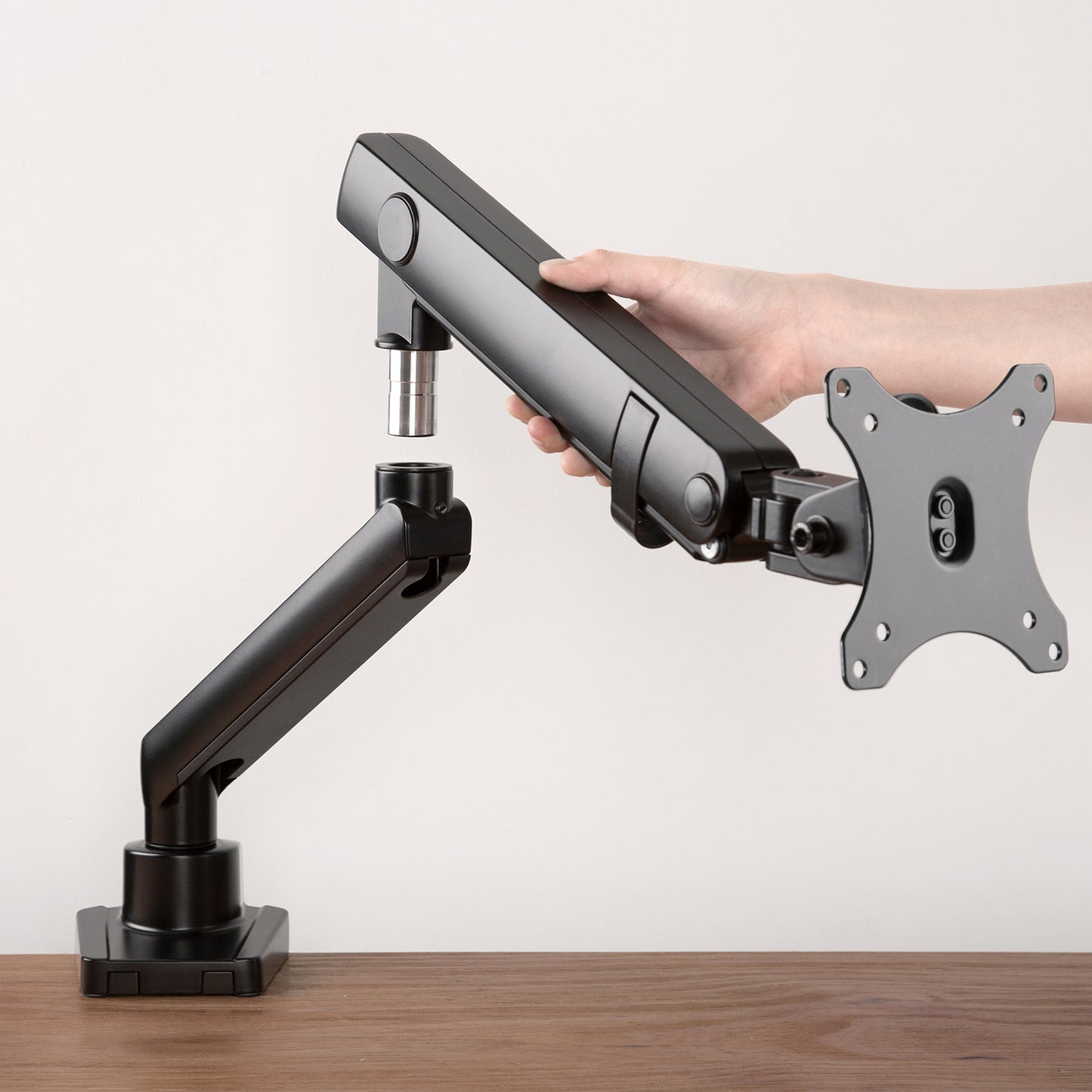 Supporto da scrivania Full Motion per 1 monitor 13"-32" Regolabili in Altezza Girevoli Rotanti Inclinabili